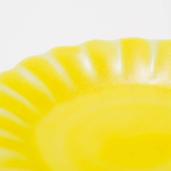 岡晋吾 菊型小皿 黄コウチ