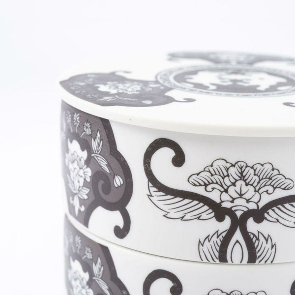 JAPAN SNOW 古伊万里草花紋 ミニお重入り 佐賀県産素材オリジナルチョコレート4種2セット(二段重)