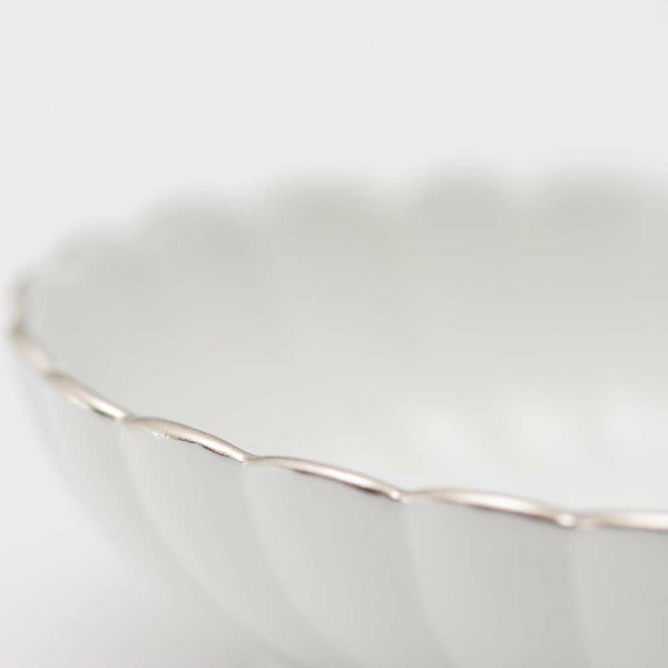 JAPAN SNOW 菊型楕円小鉢 プラチナ