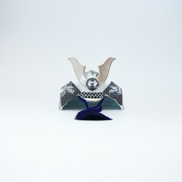 JAPAN SNOW かぶと 龍鳳凰紋 プラチナ 木箱入 台座 屏風付