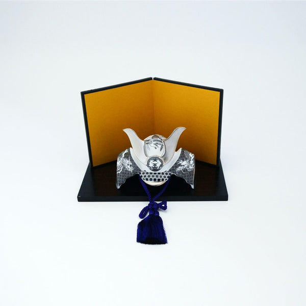 JAPAN SNOW かぶと 龍鳳凰紋 プラチナ 木箱入 台座 屏風付