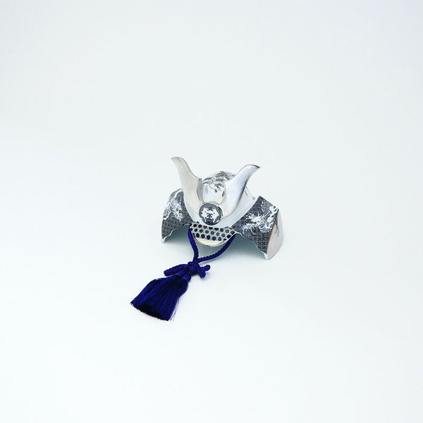 JAPAN SNOW かぶと 龍鳳凰紋 プラチナ 木箱入 台座 屏風付