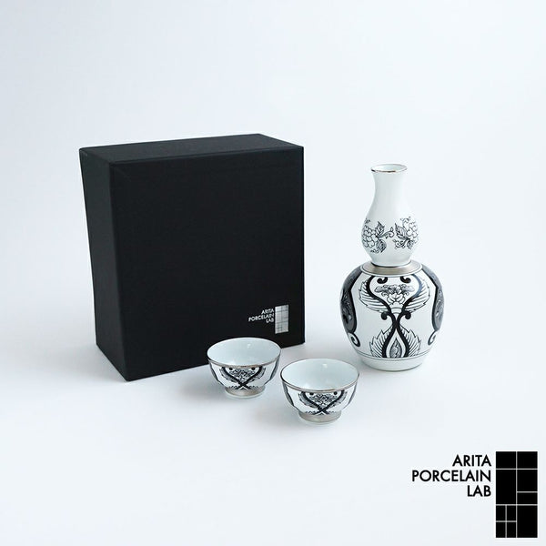 JAPAN SNOW 徳利1、盃2セット プラチナ 古伊万里草花紋 化粧箱入