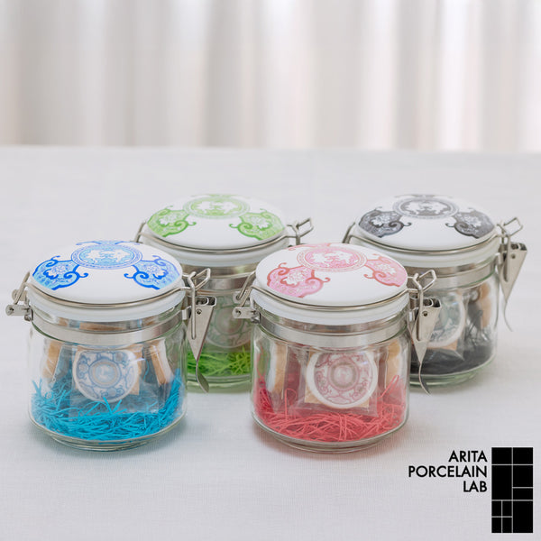 JAPANシリーズ 密閉保存瓶 キャニスター 古伊万里草花紋 オリジナルクッキー5種 化粧箱入