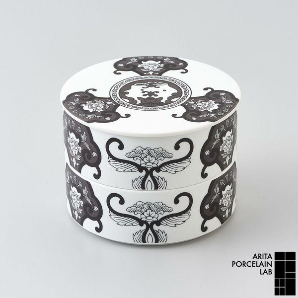 大幅値下げ‼️「古伊万里」印判葉に牡丹蝶文壷 大幅値下げ‼️「古